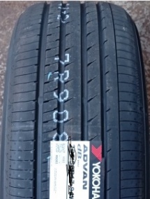 YOKOHAMA  AE50 Blu Earth  215/55 R17 94W 